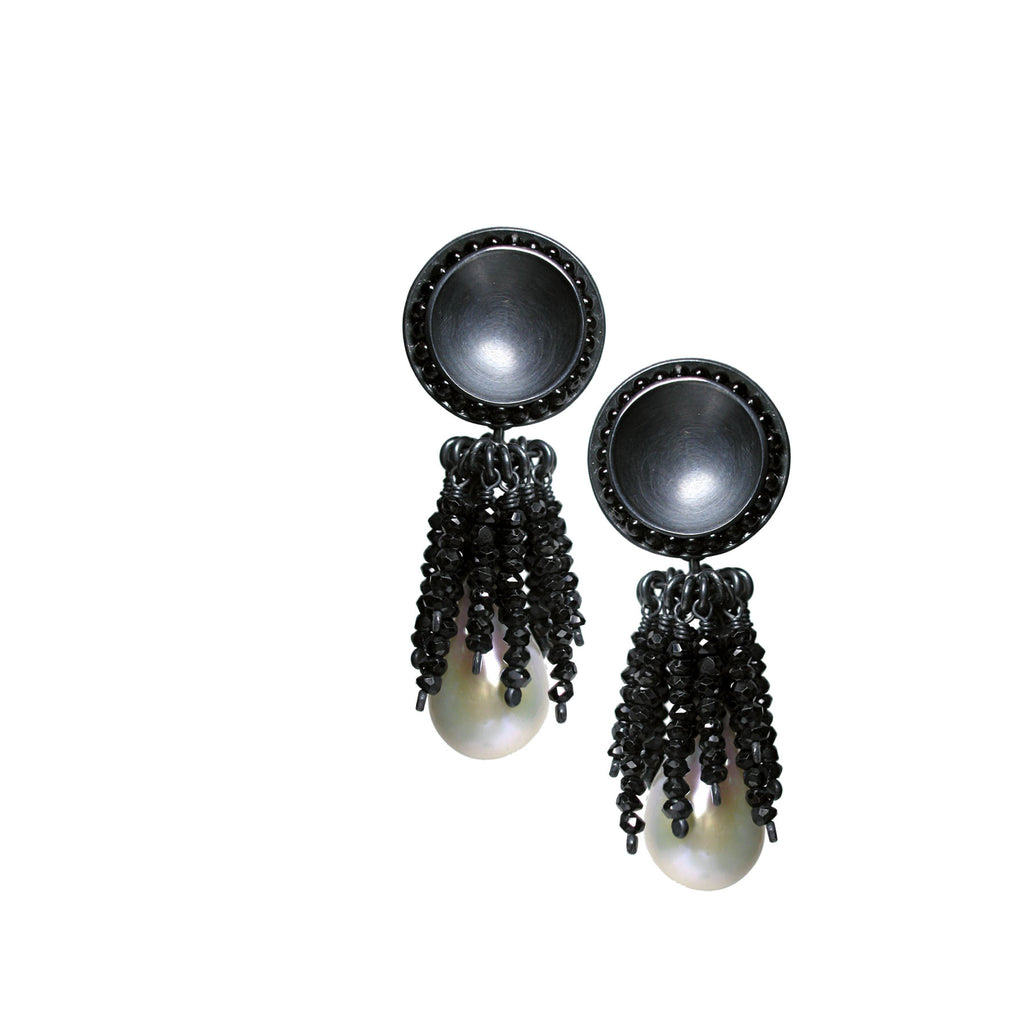 Ohrschmuck BELLADONNA Silber925, brüniert - barocke Süsswasserperle - Spinell