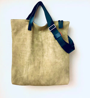 Ackermann Tasche | BELGRAD aus grau-grünem Hirschleder