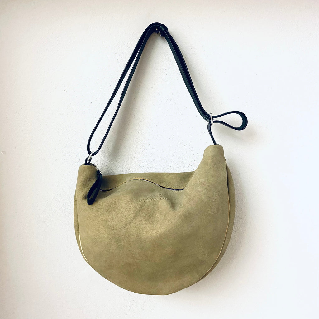 Ackermann Tasche | DALLAS L aus grau-grünem Hirschleder