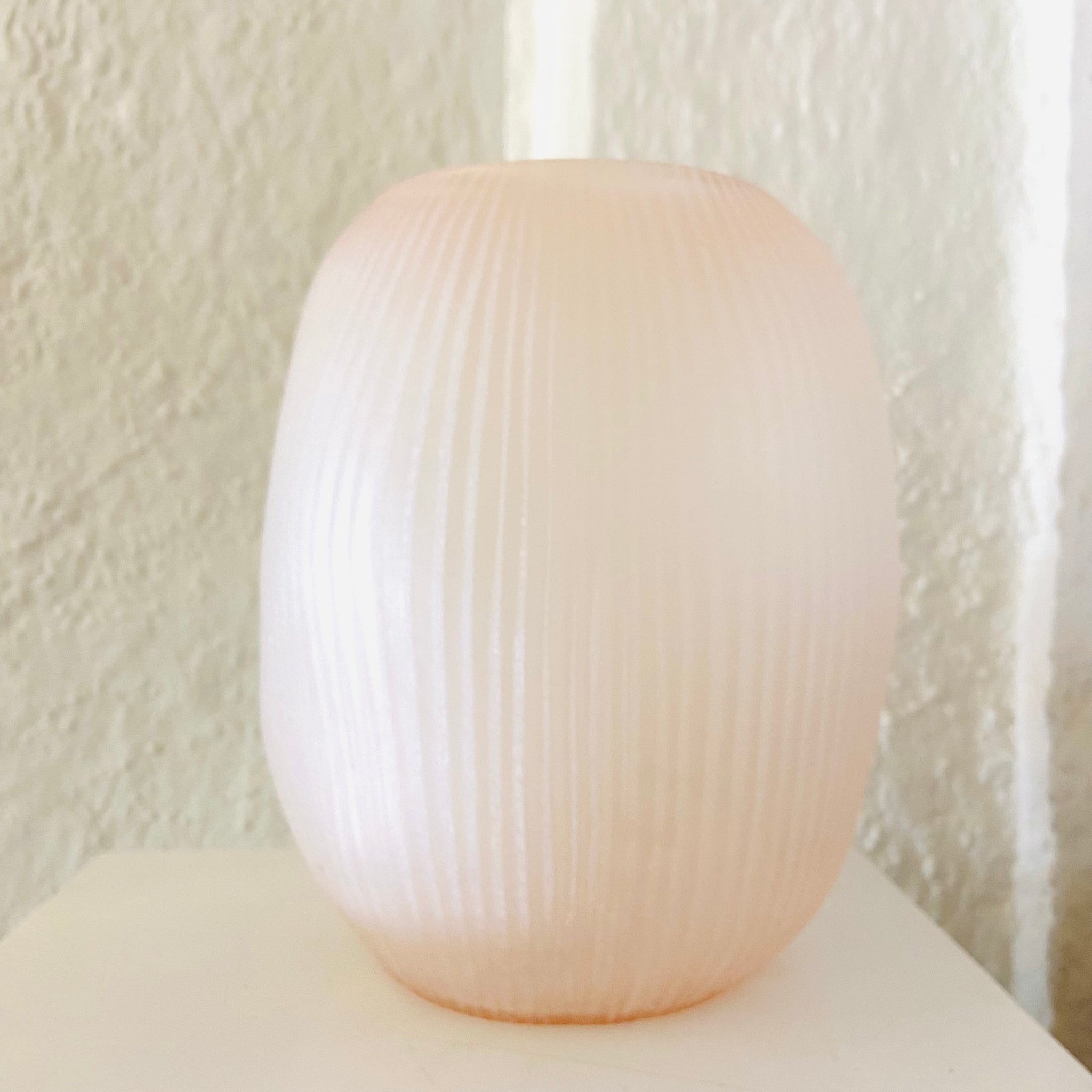 GUAXS  Vase  | NAGAA L - rosée | Glas, mundgeblasen und von Hand geschliffen