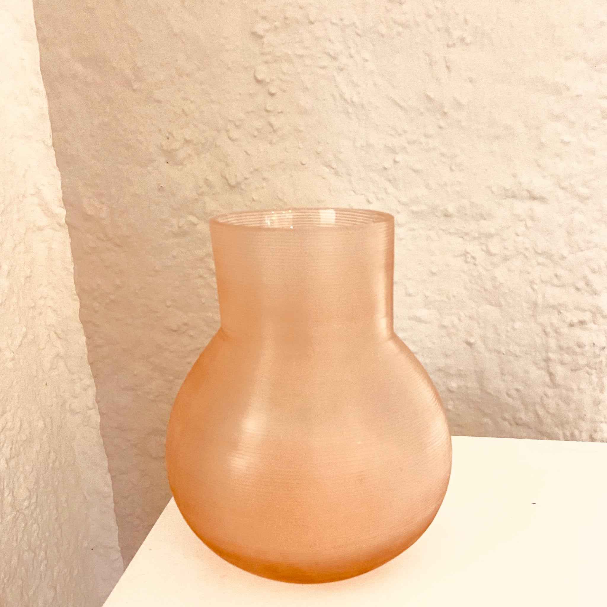 GUAXS  Vasen  | YEOLA S rose | Glas, mundgeblasen und von Hand geschliffen