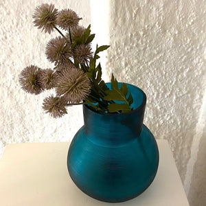 GUAXS  Vase  | YEOLA S - blau | Glas, mundgeblasen und von Hand geschliffen